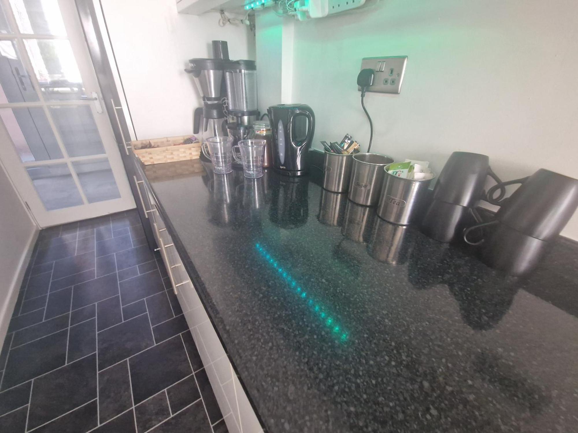 Stylish & Modern 2 Bed House With Free Parking Leeds Apartman Leeds  Kültér fotó